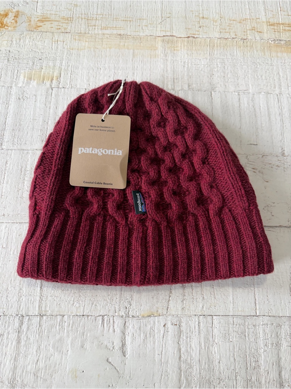 Patagonia Coastal Cable Beanie NWT One Size Wool Blend Dark Ruby Fleece Lined